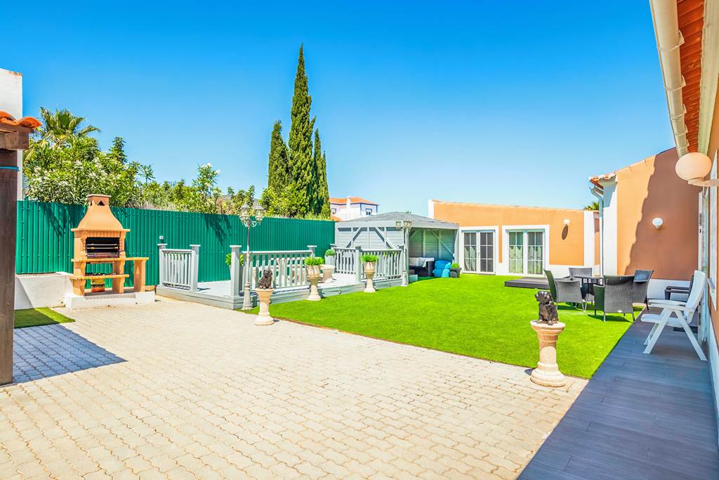 FAO_87240_Villa_Kambu_Estoi_0224_01.jpg
