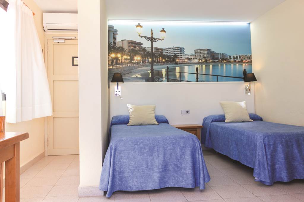 IBZ_71604_Casa_Luis_Apts_1115_01.jpg