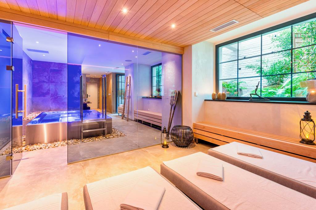 PRG_88223_Mosaic_House_Design_Hotel_0924_07.jpg