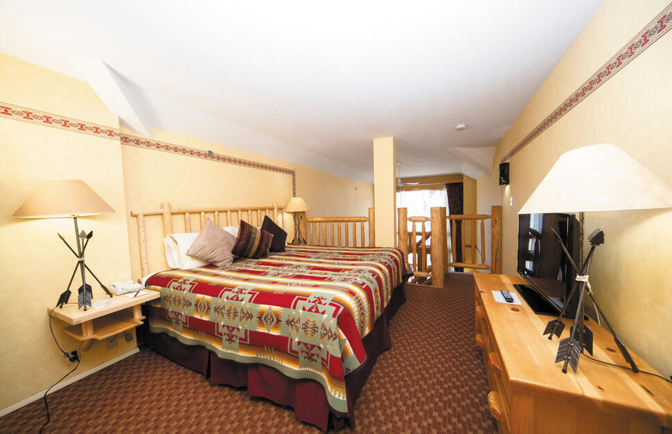 Brewsters-Mountain-Lodge-9.jpg