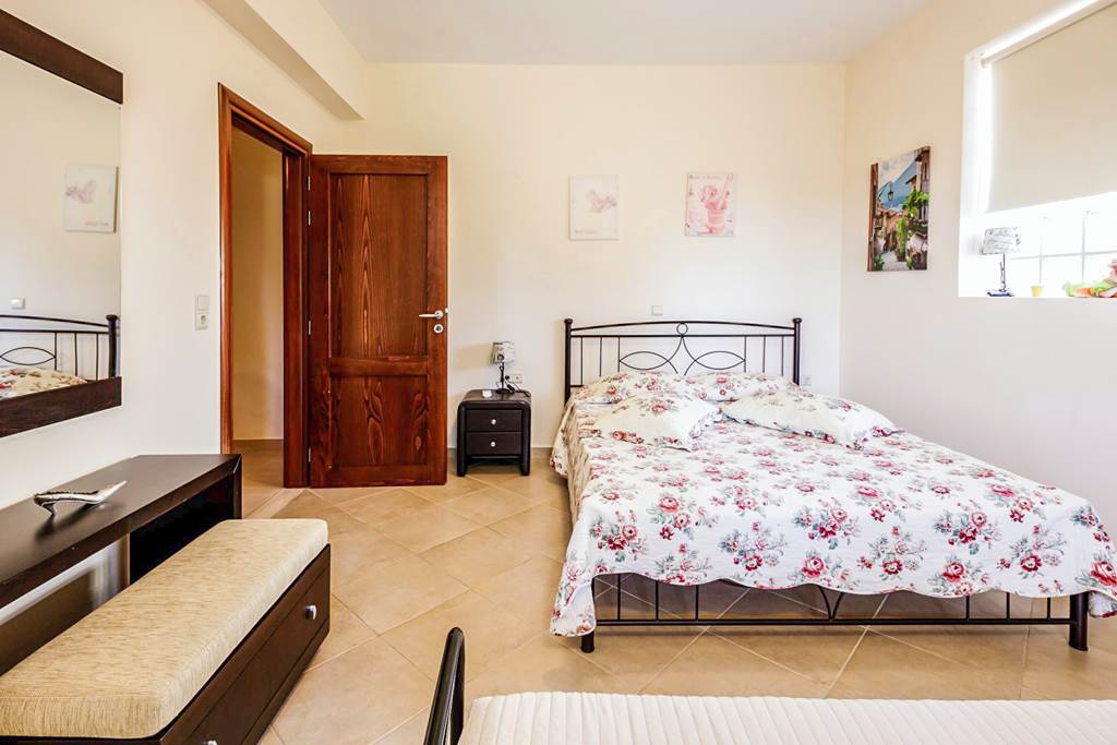 HER_88685_Villa_Rosemary_Crete_1224_02.jpg