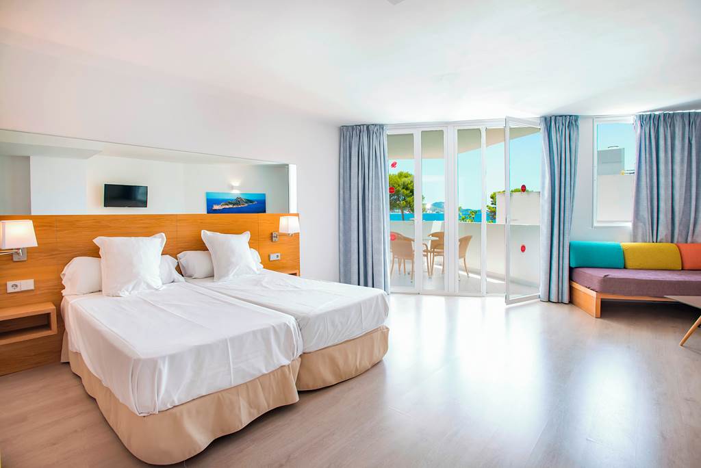 PMI_82781_Aparthotel_Ses_Fotges_0822_24.jpg