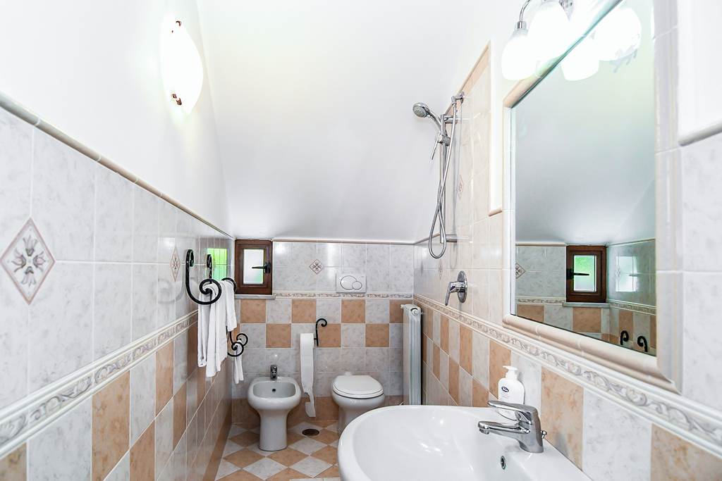 NAP_84513_Villa_Hillside_Retreat_1022_11.jpg