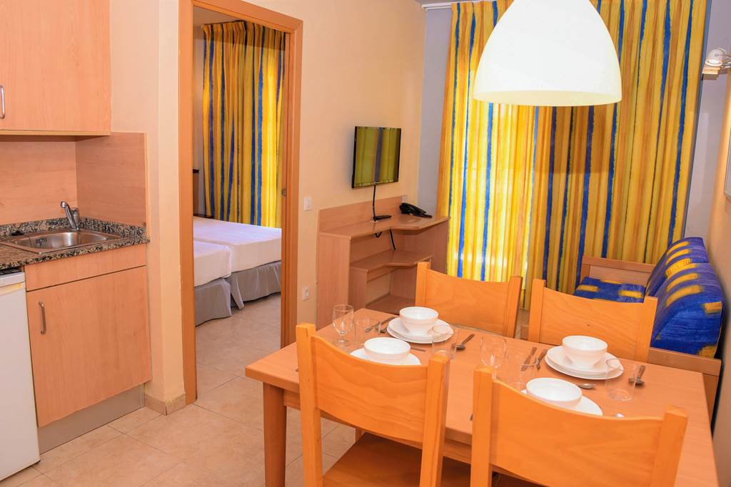 REU_75832_Aparthotel_SunClub_Salou_0723_02.jpg