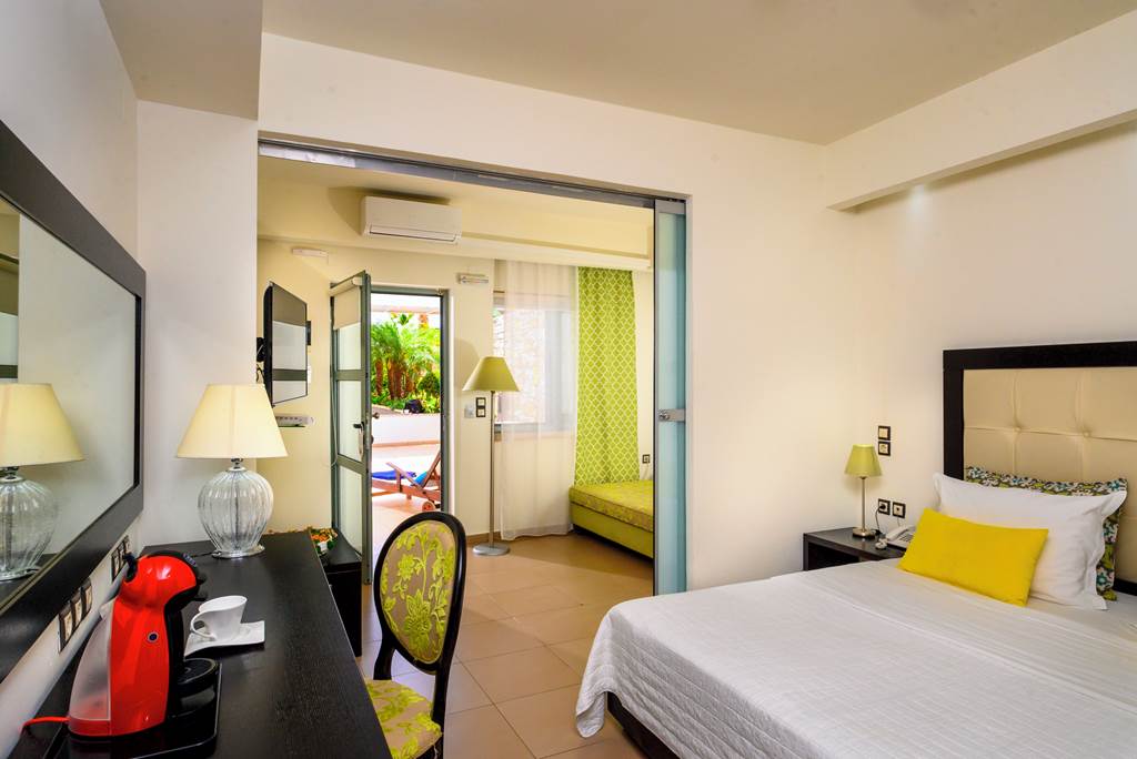 HER_70935_Angela_Suites_Boutique_Hotel_0624_04.jpg
