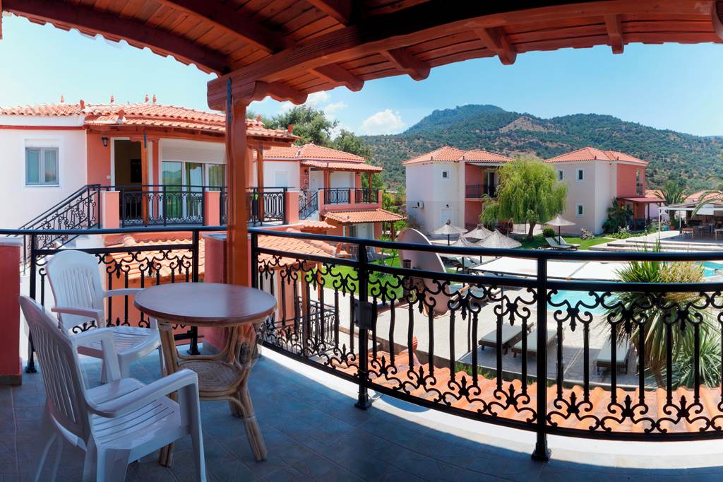 MJT_86305_Yakinthos_Garden_1223_37.jpg