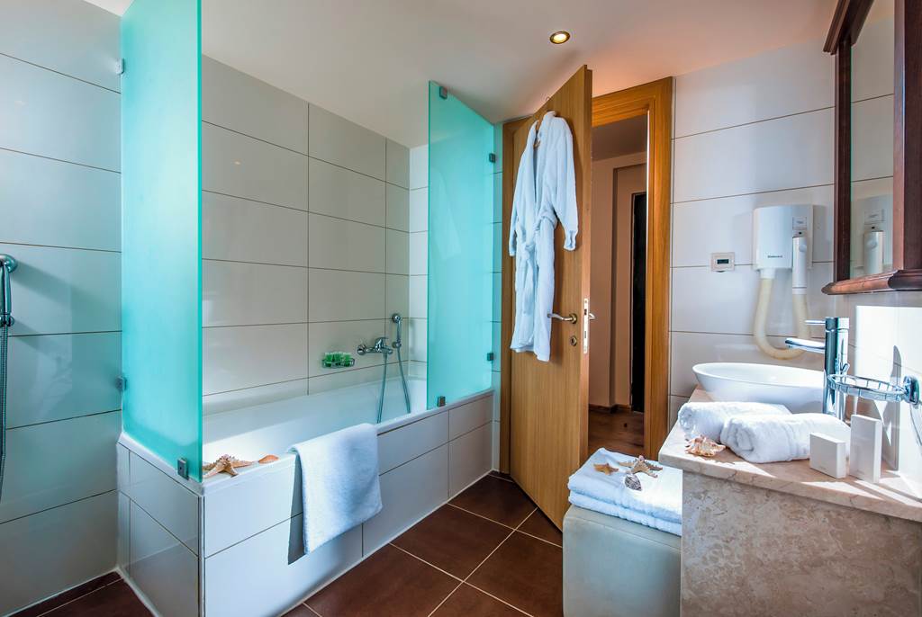 HER_83147_Koutrakis_Suites_0721_08.jpg