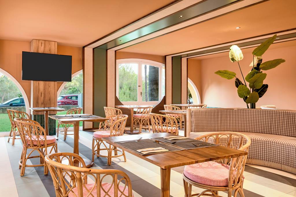 PMI_86442_Tent_Mojito_Suites_0824_10.jpg