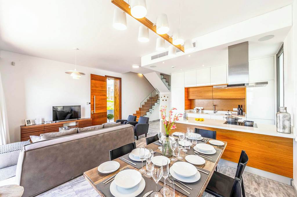 PFO_87591_Villa_Laurus_2_0524_01.jpg