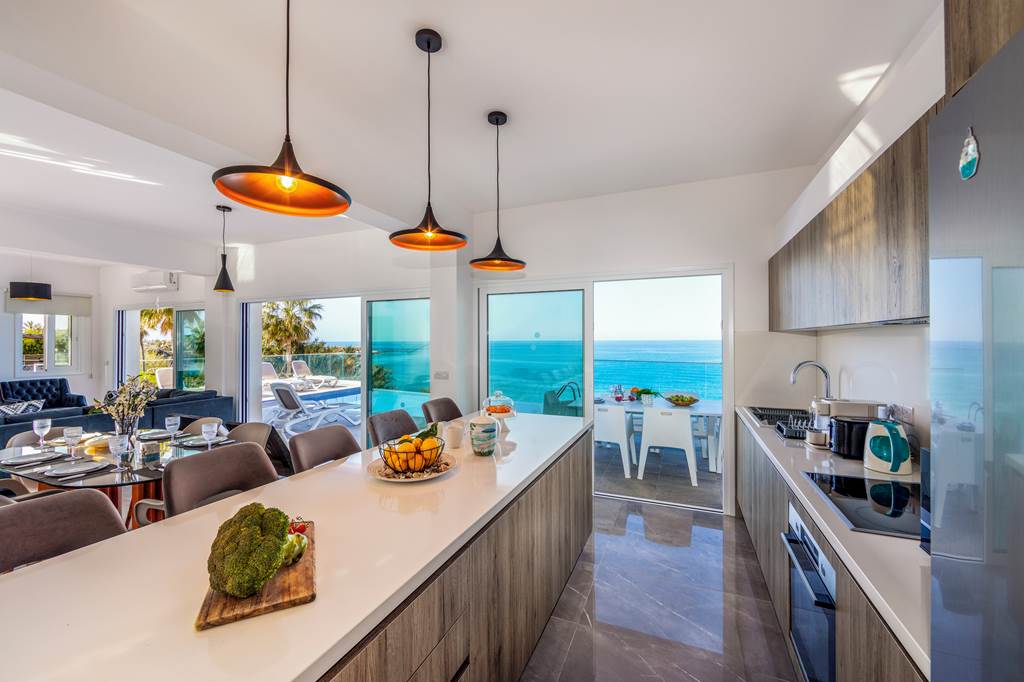 PFO_86875_Pomos_Seashore_Villa_0324_04.jpg