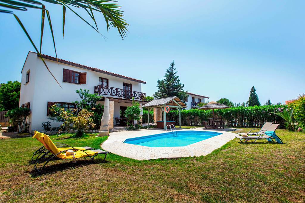 PFO_88915_Z&X_Holiday_Villas_-_Villa_Pomos_Med_0125_12.jpg