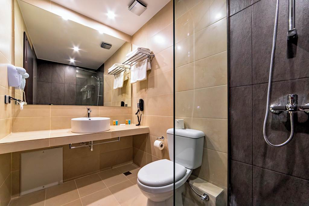 ZTH_83967_White_Olive_Premium_Hotel_1022_03.jpg