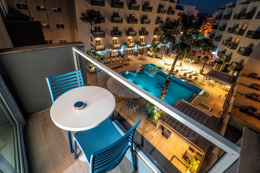 MLA_82728_Bora_Bora_Ibiza-Malta_0321_01.jpg