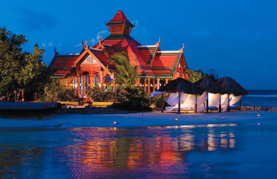 Sandals-Royal-Caribbean-Resort-and-Private-Island-19.jpg