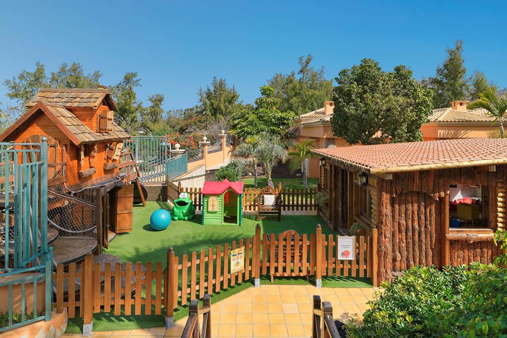TFS_69382_green_garden_RST_suites_0617_30.jpg