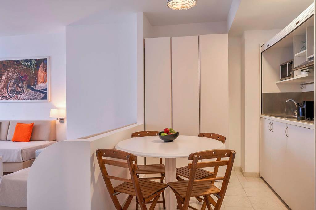 RHO_85772_Epsilon_Hotel_Apartments_0823_31.jpg