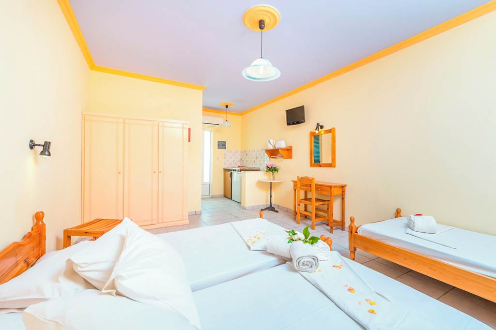 ZTH_82623_Athina_Apartments_Kalamaki_1220_08.jpg