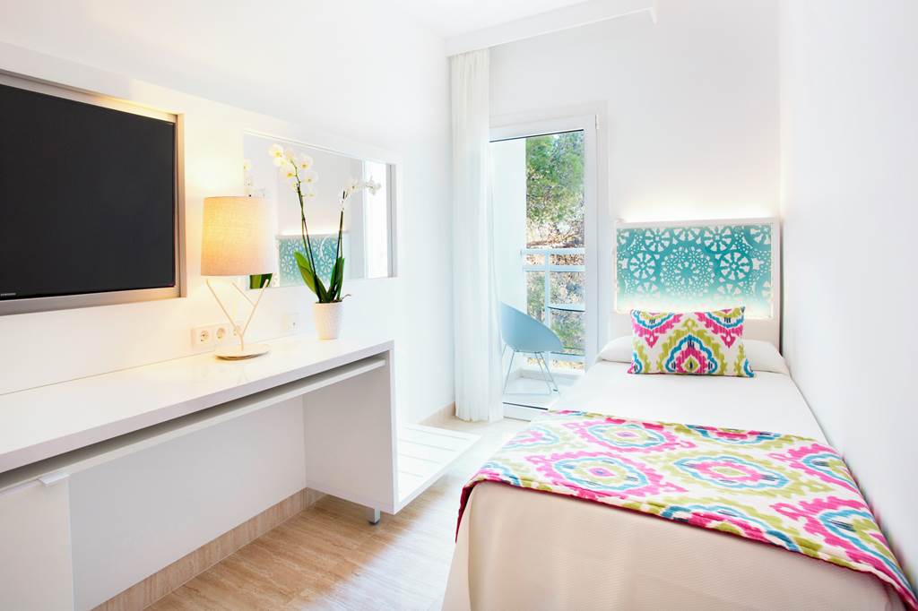 IBZ_86210_Grupotel_Ibiza_Beach_1023_07.jpg