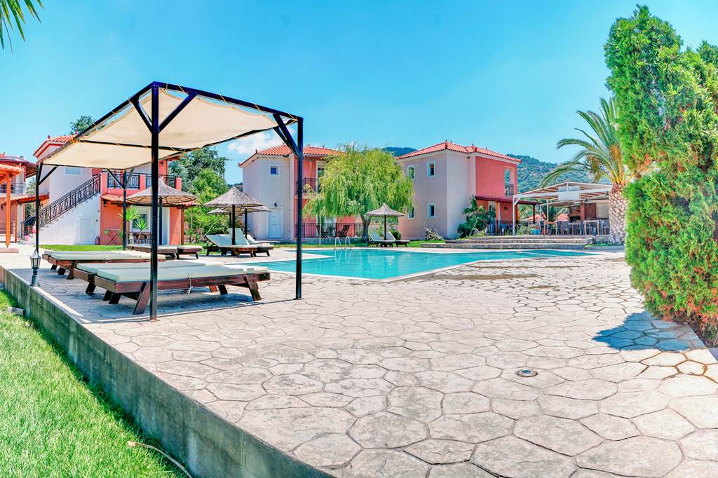 MJT_86305_Yakinthos_Garden_1223_42.jpg