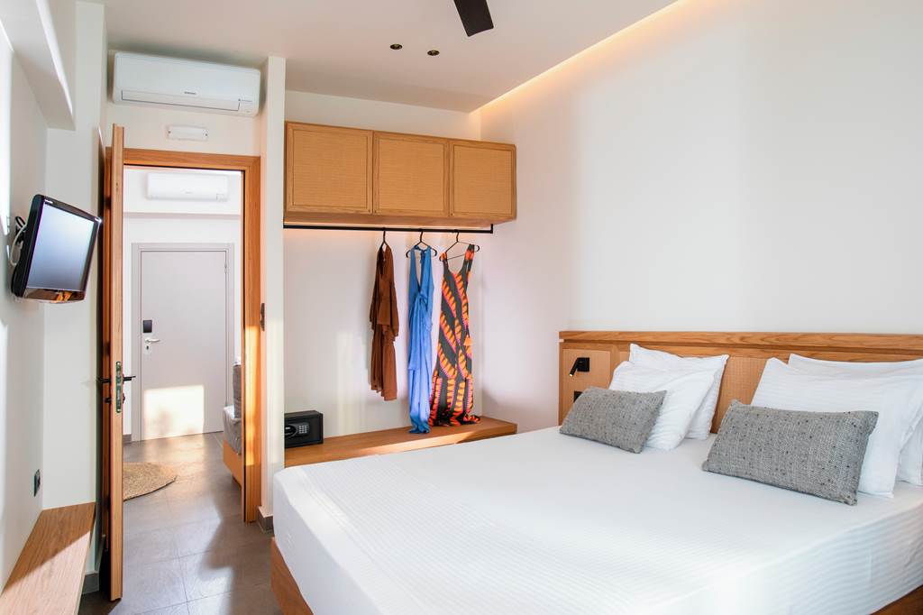 CHQ_83164_Almyrida_Residence_1123_02.jpg