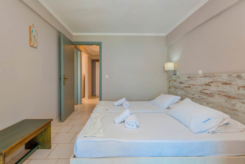 ZTH_79440_Boletsos_Beach_Resort_0820_02.jpg