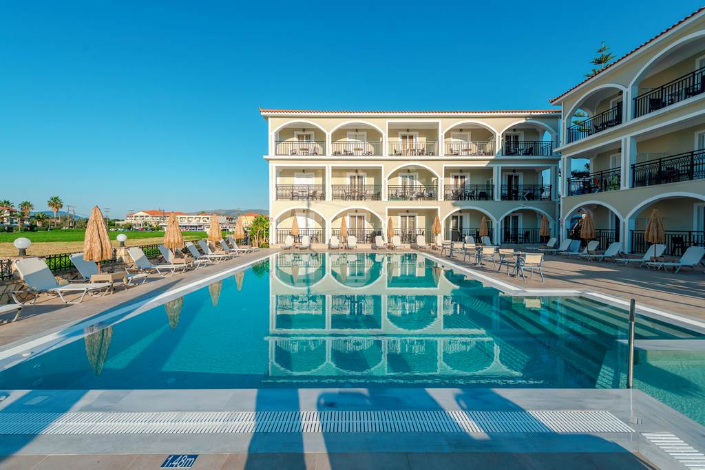 ZTH_82623_Athina_Apartments_Kalamaki_0724_07.jpg
