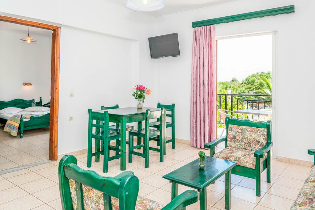 ZTH_81235_Costas_Apartments_1019_10.jpg