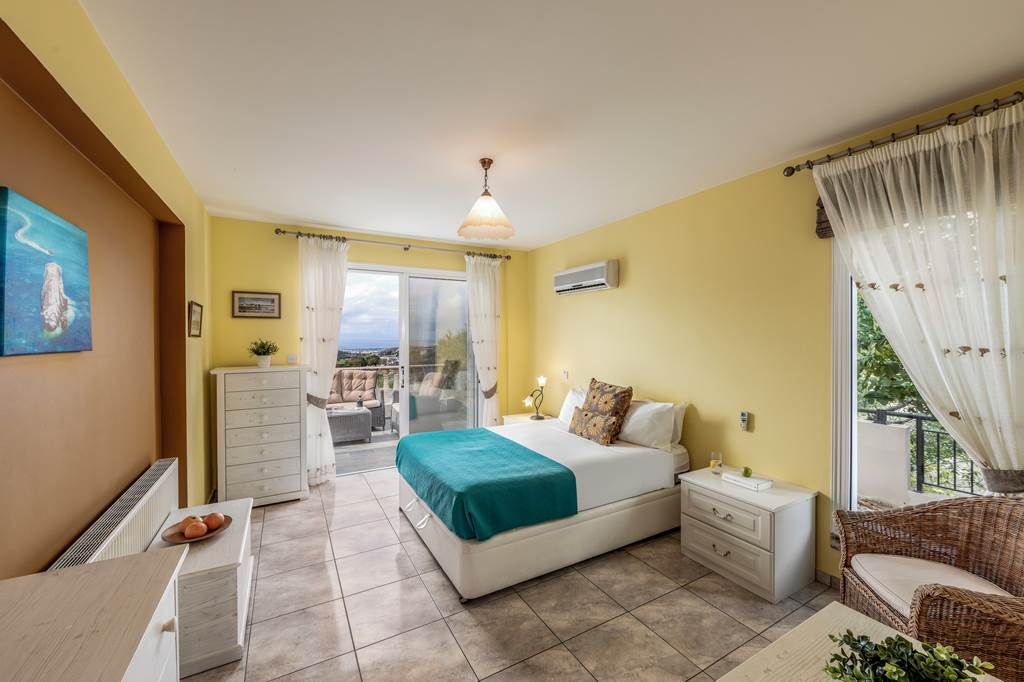 PFO_87126_Cliffside_Villa_0124_10.jpg