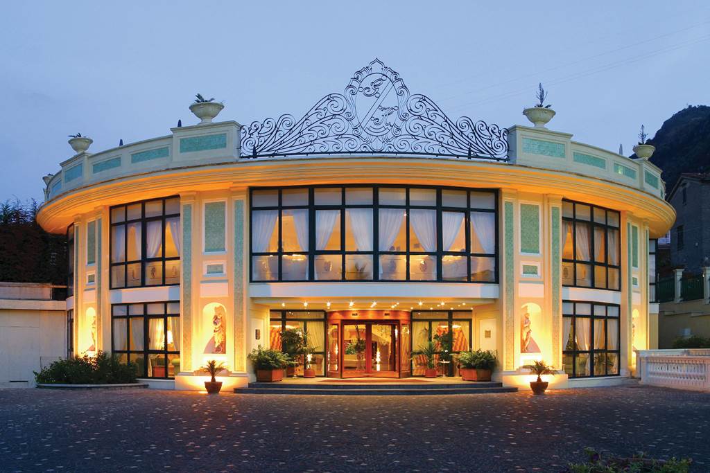 NAP_73331_Grand_Hotel_La_Pace_0918_01.jpg