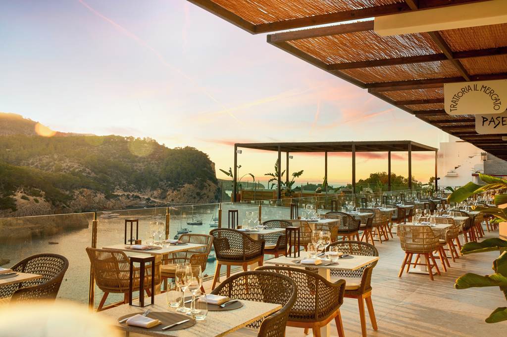 IBZ_71892_Cala_San_Miguel_Hotel_Ibiza_Curio_Collection_by_Hilton_0824_11.jpg