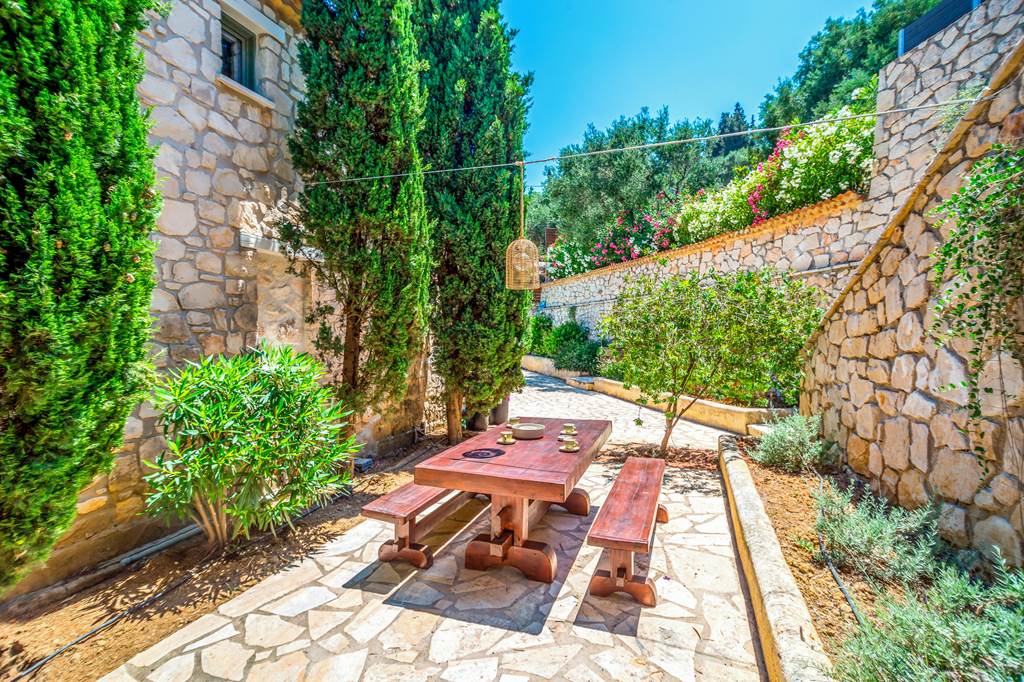 ZTH_86885_Villa_Irini_0624_05.jpg