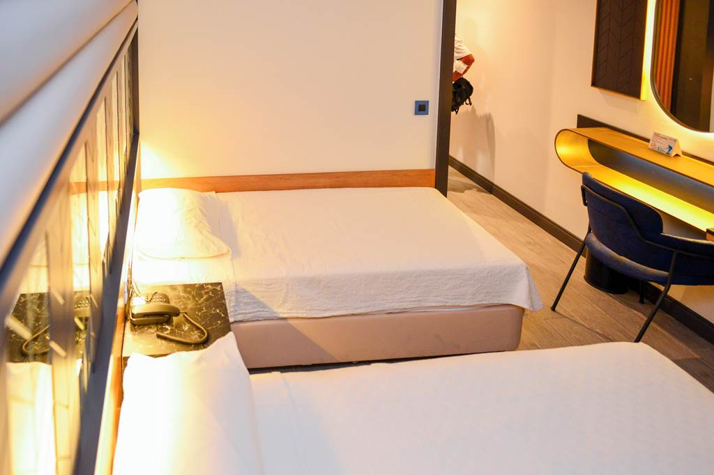 DLM_85244_Oasis_Hotel_0123_24.jpg