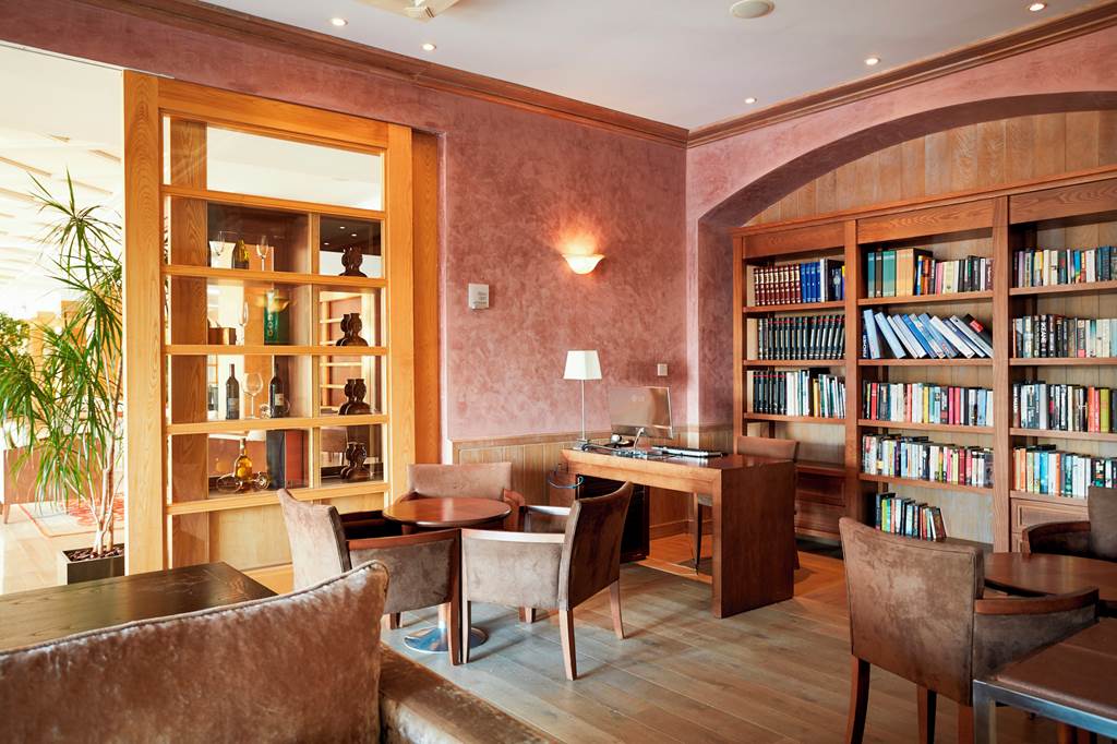 IBZ_71137_Insotel_Fenicia_Prestige_Suites_&_Spa_0924_05.jpg