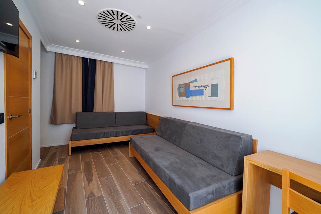 PMI_75_Hotel_Artmadams_1121_25.jpg