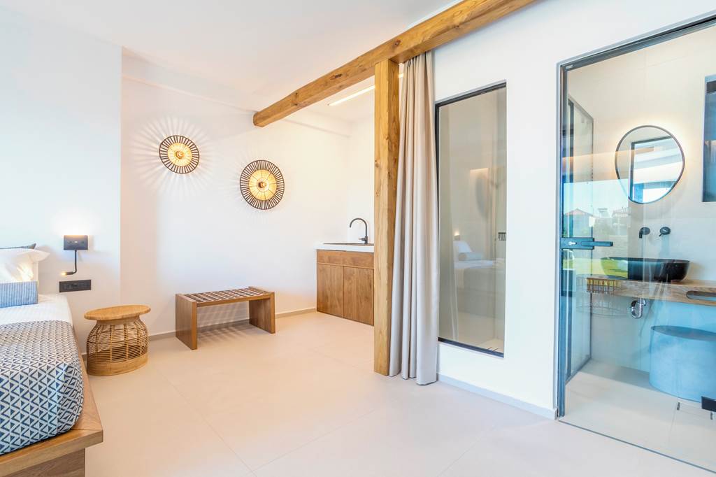 MJT_83234_Nikis_Suites_Petra_0622_33.jpg