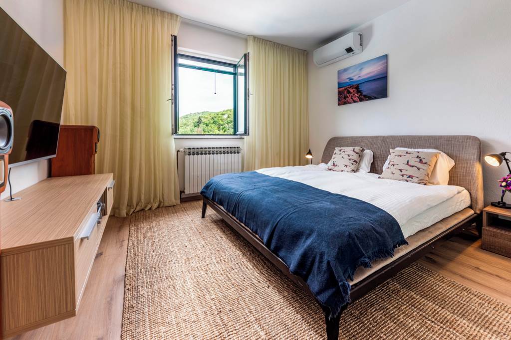 SPU_86945_Villa_Majestic_Escape_1223_14.jpg