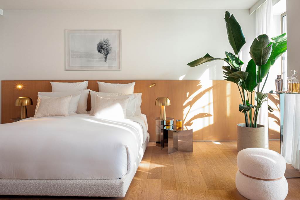 ATH_86321_Grecotel_Vouliagmeni_Suites_0624_04.jpg