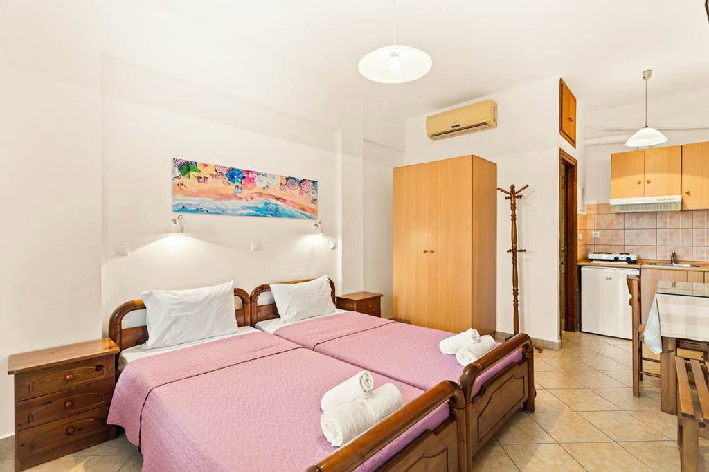KLX_84197_Manivrahos_Studios_&_Apartments_0822_06.jpg