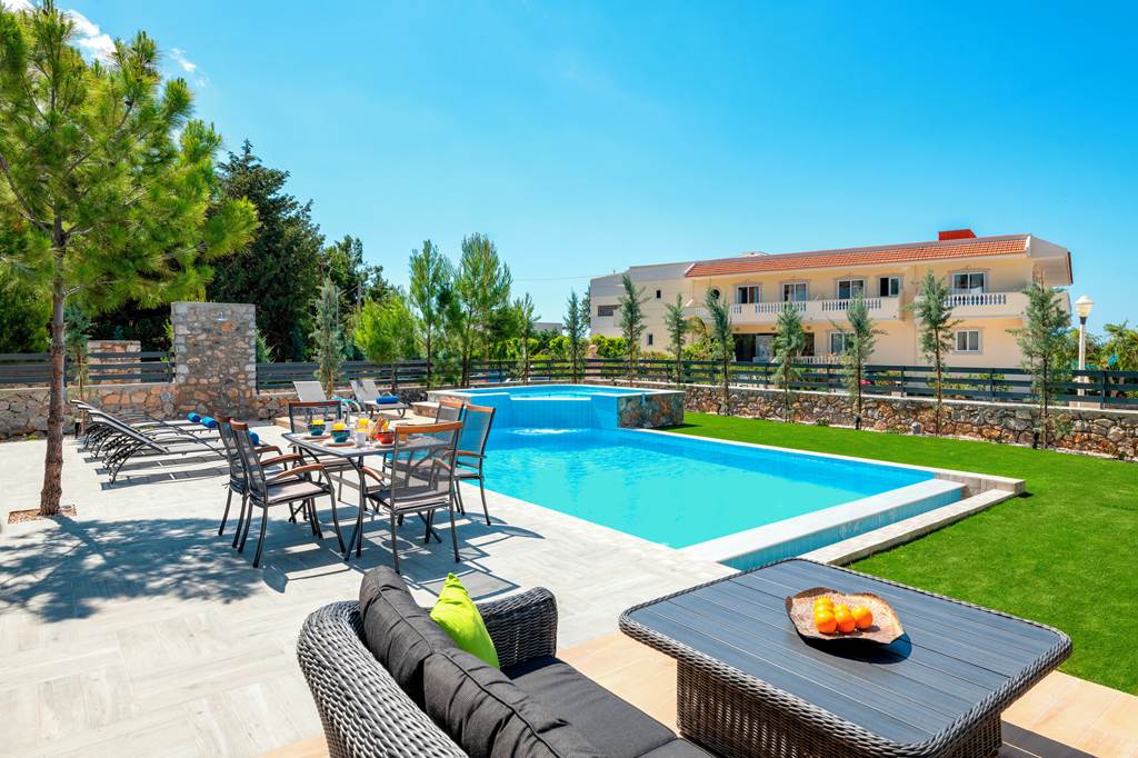 RHO_81906_Villa_Summer_Dawn_1020_21.jpg