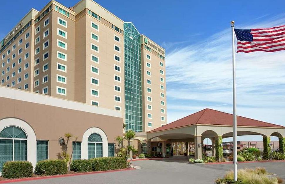Embassy-Suites-by-Hilton-Monterey-Bay-Seaside-10.jpg