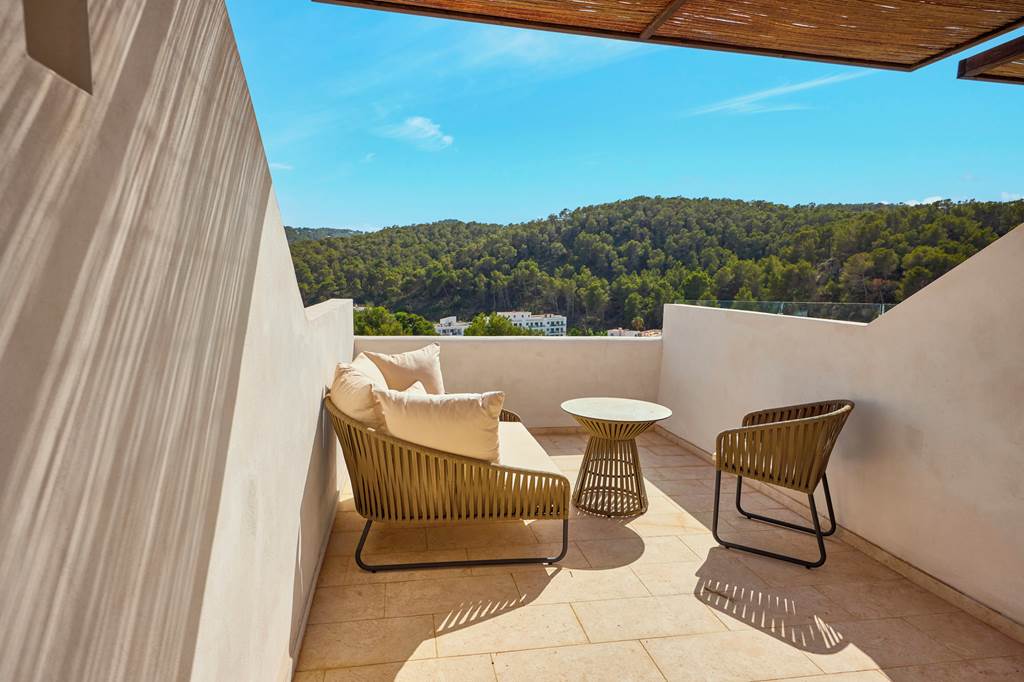 IBZ_71892_Cala_San_Miguel_Hotel_Ibiza_Curio_Collection_by_Hilton_0824_30.jpg