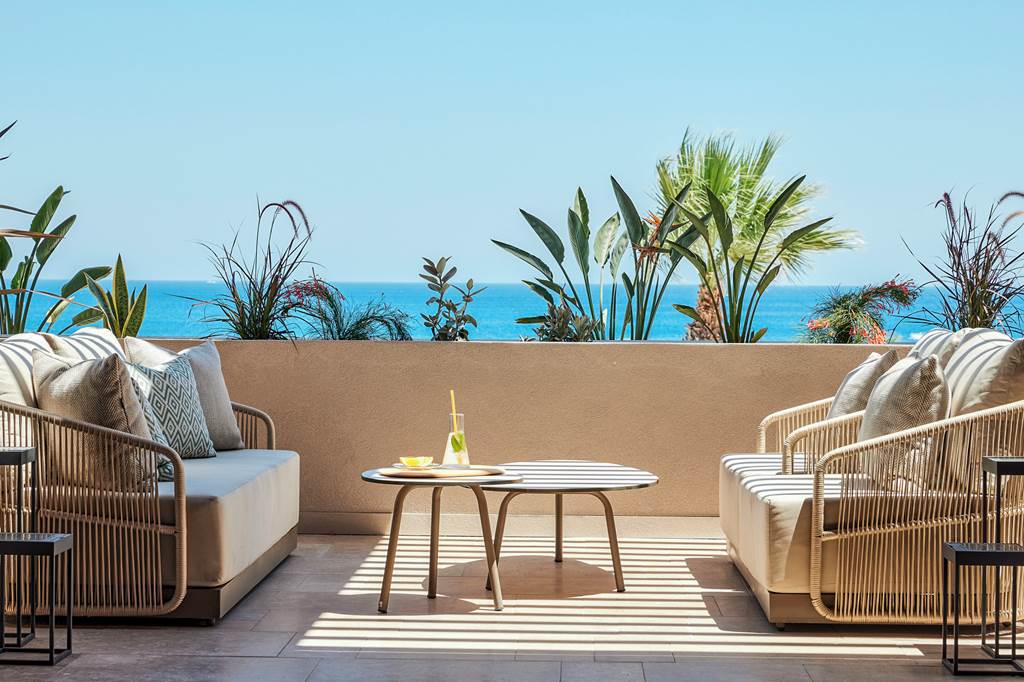 RHO_85402_Elissa_Lifestyle_Resort_0523_41.jpg