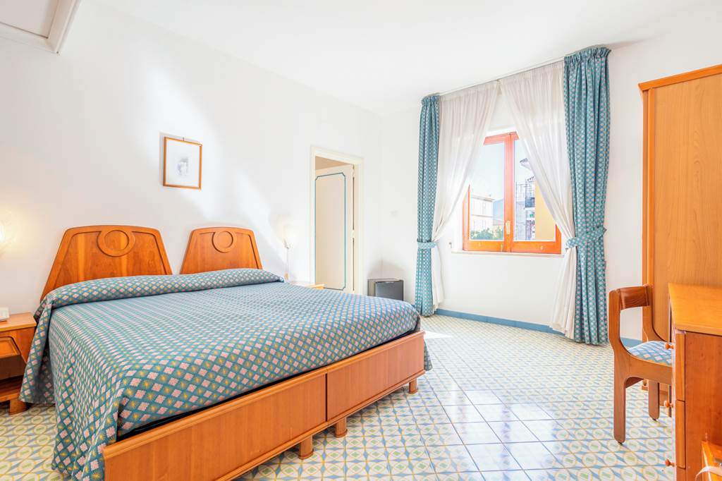 NAP_73273_Hotel_Eliseo_Park's_1024_01.jpg