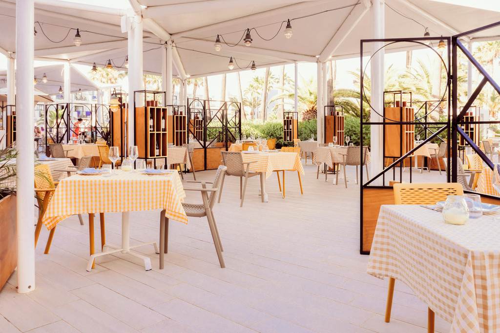 IBZ_72616_Grand_Palladium_White_Island_Resort_&_Spa_0123_03.jpg