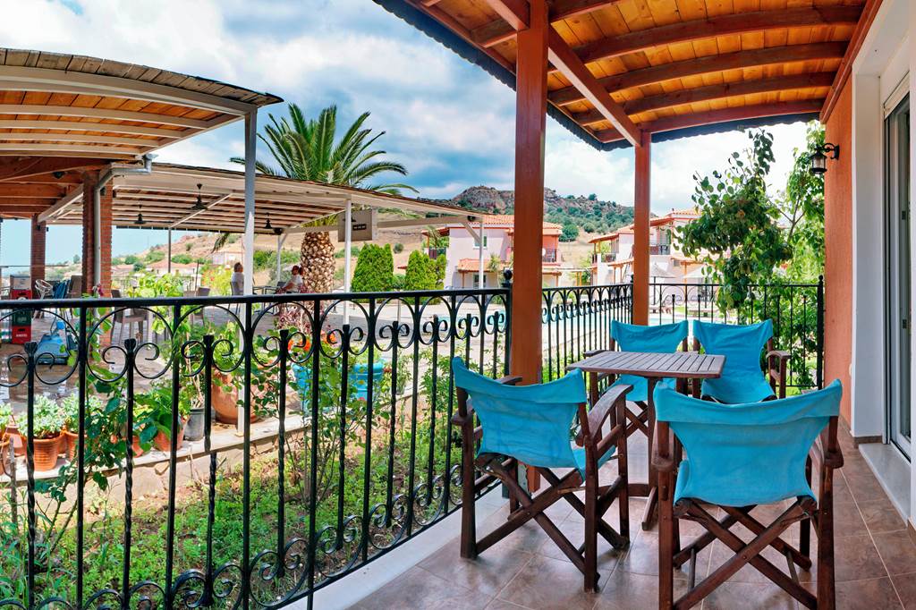 MJT_86305_Yakinthos_Garden_1223_17.jpg