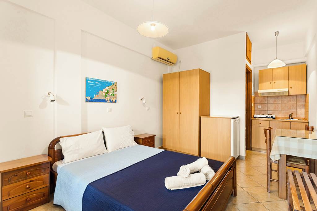 KLX_84197_Manivrahos_Studios_&_Apartments_0822_16.jpg