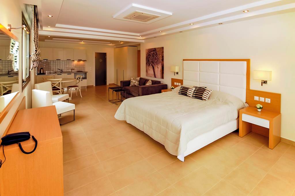 JSI_81263_Skiathos_Premier_1019_13.jpg