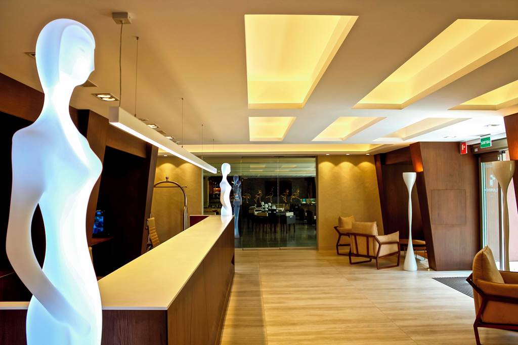 GRO_79840_Hotel_Flamingo_1218_03.jpg