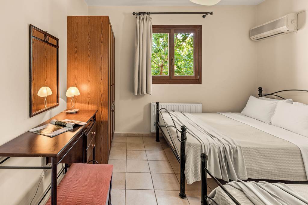 EFL_87188_Villa_Ionian_Summer_0924_18.jpg