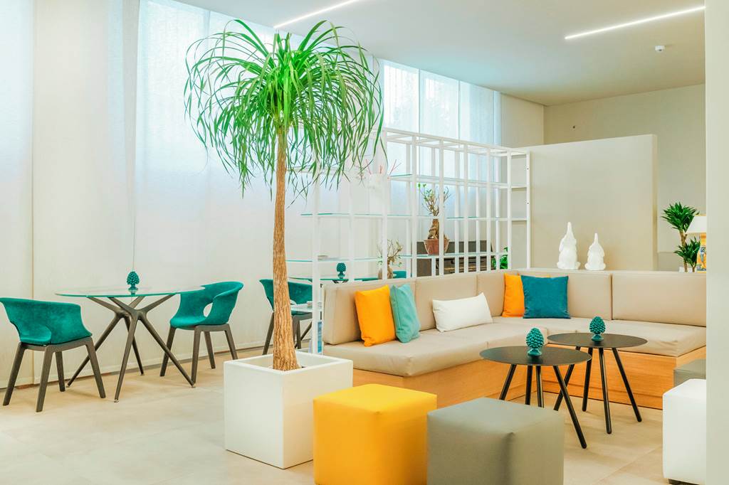 CTA_84639_Albatros_Beach_Hotel_0822_01.jpg